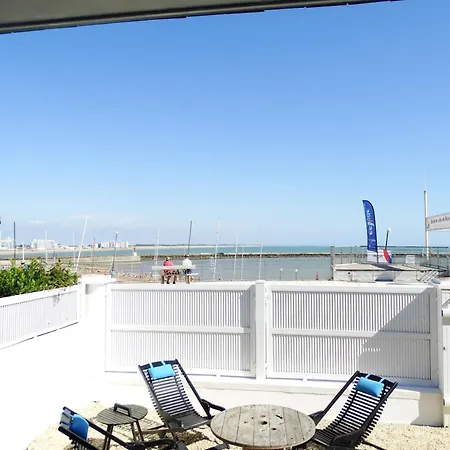 Casa de Férias Le Mistral - Familiale Pour 10 Pers Face A La Plage De Boisvinet Saint-Gilles-Croix-de-Vie